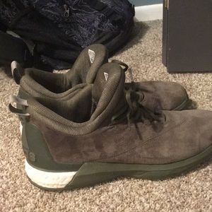 Harden basketball shoes only worn 2 times